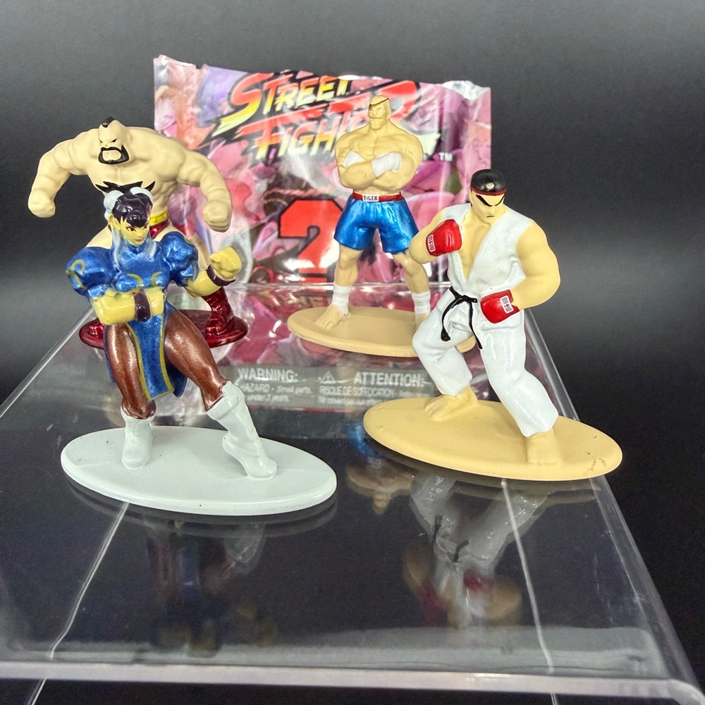 Small Street Fighter Die Cast Action Figures Set